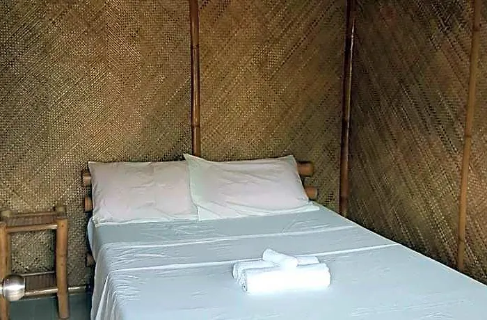 Guanna S Place 2* Daanbantayan