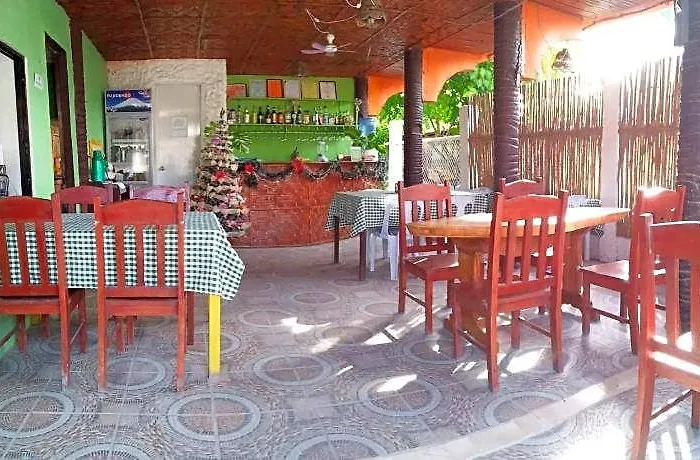 Guanna S Place Hotel 2*