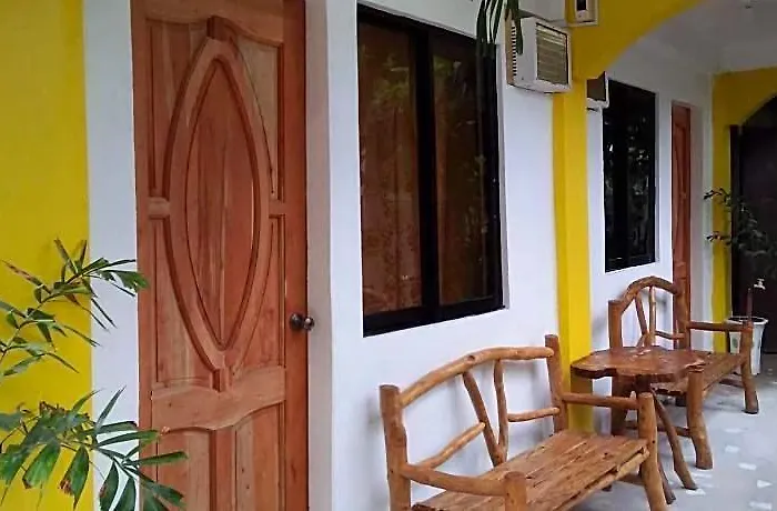 Guanna S Place Hotel 2*