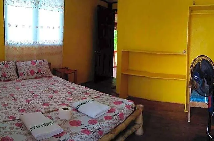 Guanna S Place Hotel