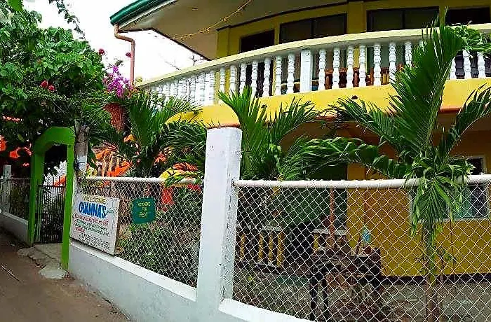 Guanna S Place 2* Daanbantayan
